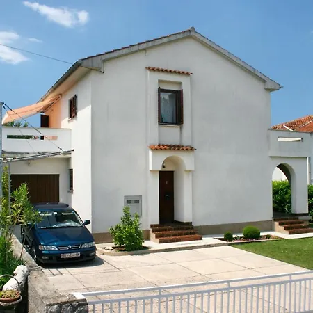 Apartments With Parking Space Vantacici, Krk - 5566 Apartment *