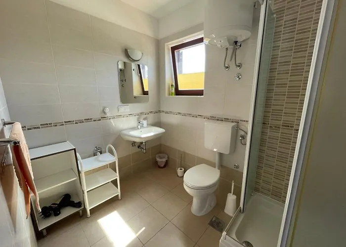 With Parking Space Vantacici, Krk - 5566 דירה מאלינסקה