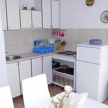 Apartment Apartments With A Parking Space Vantacici, Krk - 5566 *