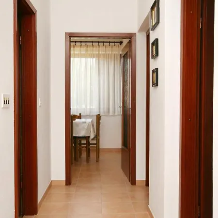 Apartments With A Parking Space Vantacici, Krk - 5566 * Malinska