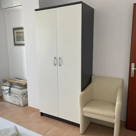 Apartament With Parking Space Vantacici, Krk - 5566 Malinska
