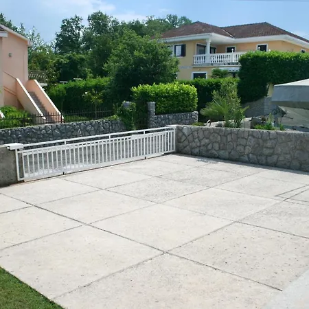 With Parking Space Vantacici, Krk - 5566 * מאלינסקה