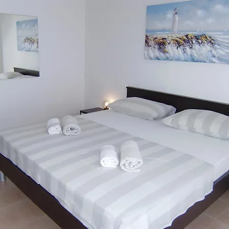 With A Parking Space Vantacici, Krk - 5566 Apartman Malinska